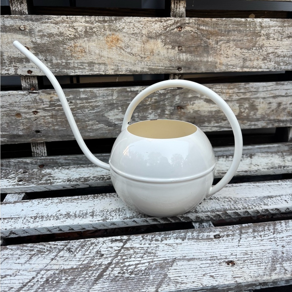 Smith & Hawken metal watering can - Picture 2 of 11